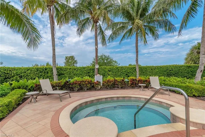 1050 Borghese Ln # 2105, Naples Fl 34114