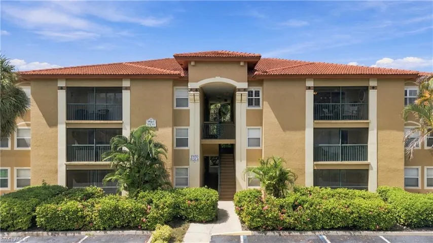 8930 Colonnades Ct E 635, Bonita Springs, Florida 34135
