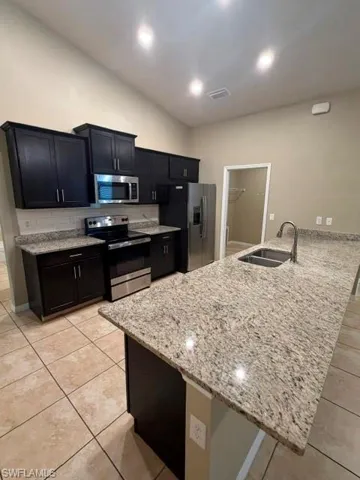 1841 Nw 20th Ave, Cape Coral, Florida 33993