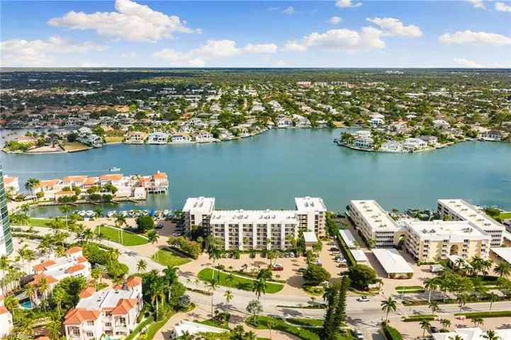 3500 Gulf Shore Blvd N 406, Naples, Florida 34103