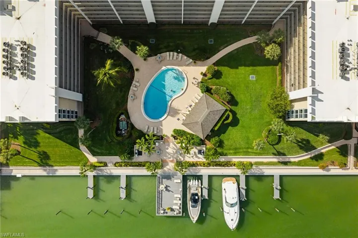 3500 Gulf Shore Blvd N 406, Naples, Florida 34103