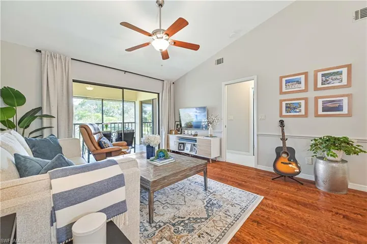 Great light from the double sliding door!