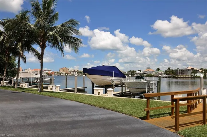 400 Flagship Dr 1206, Naples, Florida 34108