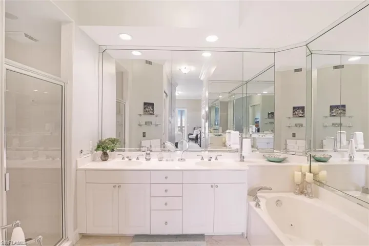 400 Flagship Dr 1206, Naples, Florida 34108