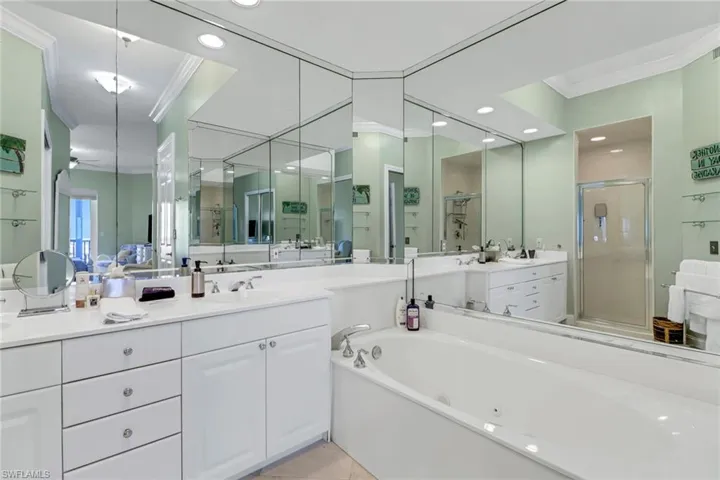 400 Flagship Dr 1206, Naples, Florida 34108