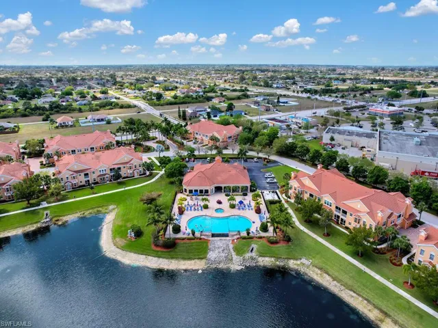 Clubhouse & amenities