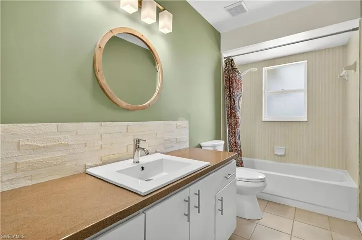 GUEST BATHROOM.