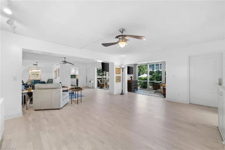 604 7th Ave S # 604, Naples, Florida 34102