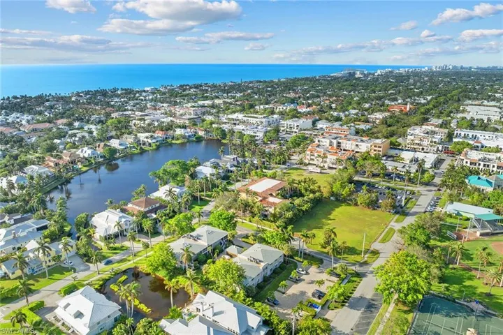 604  7th S AVE, Naples, FL 34102