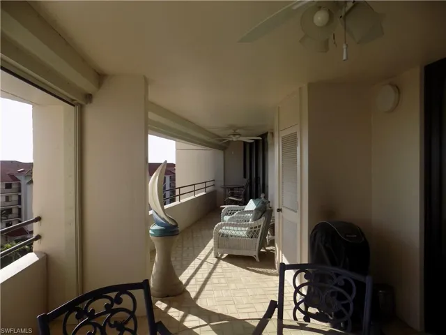 Balcony with ceiling fan