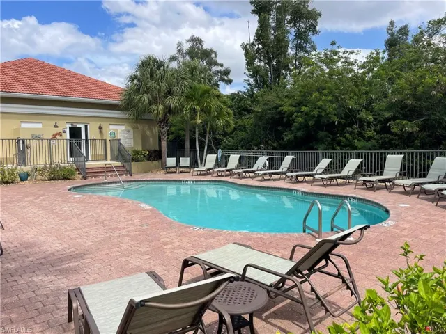 10031 Lake Cove Dr 302, Fort Myers, Florida 33908