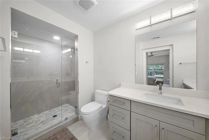 8641  Piazza Del Lago  CIR, Estero, FL 33928