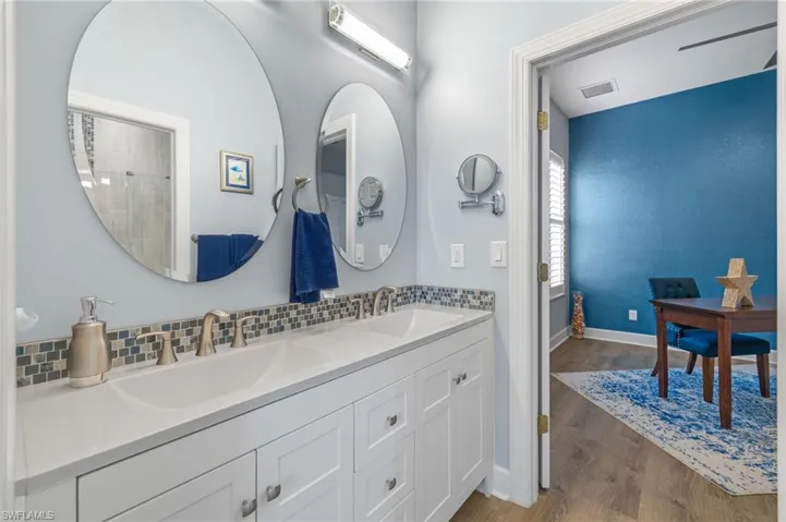 Jack & Jill Bathroom Between Guest Bedroom #1 & #2