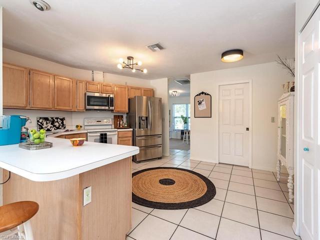 22 Willoughby DR, NAPLES FL 34110
