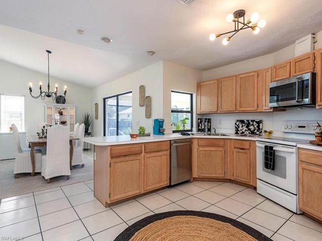 22 Willoughby DR, NAPLES FL 34110