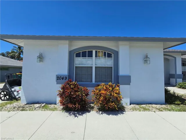 Front Facade of Garage!