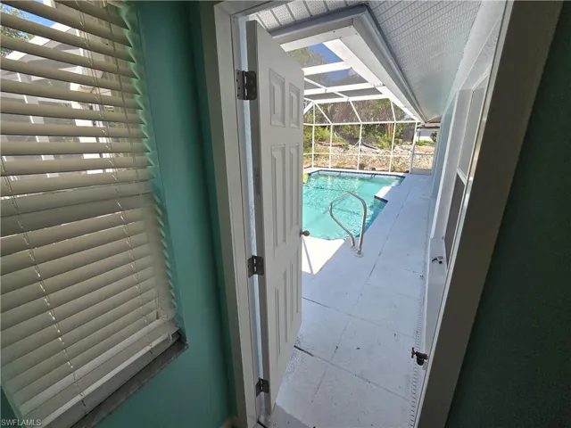 Main Bath Door to Pool!