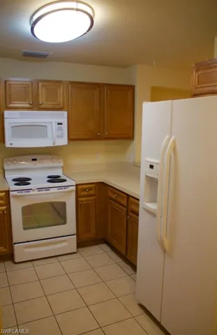 9051 Gervais Cir 1503, Naples, Florida 34120
