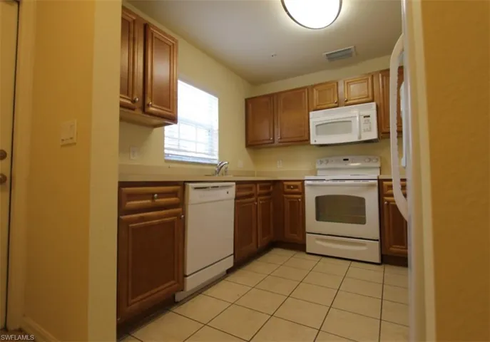 9051 Gervais Cir 1503, Naples, Florida 34120