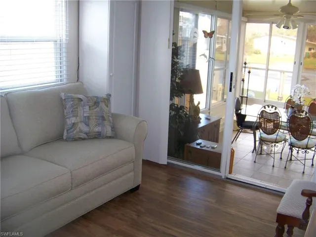Another pic of guest room
