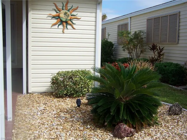 Easy maintenance here! No weeds!