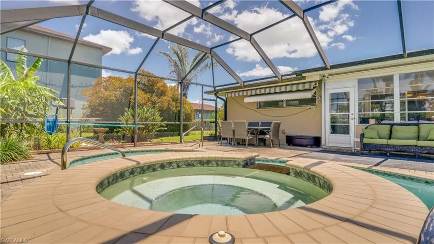 Spa with room for company!