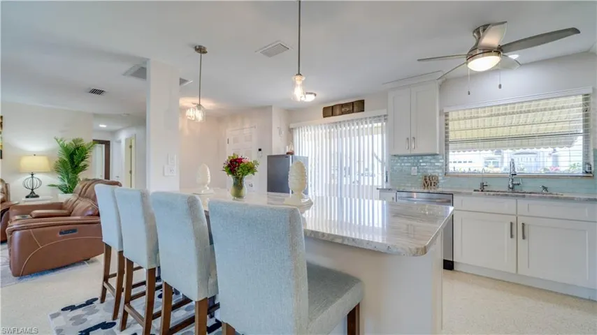 Large Island perfect for projects, cooking, serving, and dining!