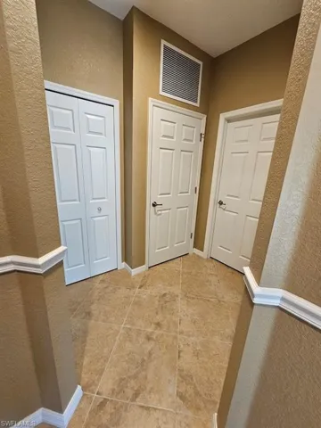 Foyer/entry hall
