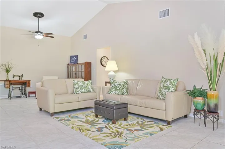 13133 Tall Pine Cir, Fort Myers, Florida 33907