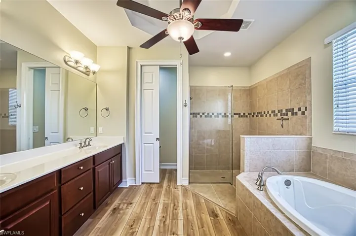 8004  Banyan Breeze  WAY, Fort Myers, FL 33908