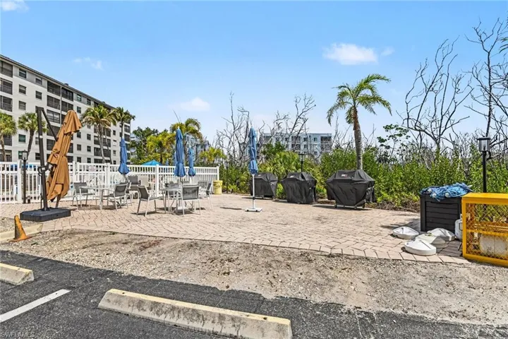 COMMUNITY BBQ AREA. CONVENIENTLY LOCATED NEXT TO POOL.