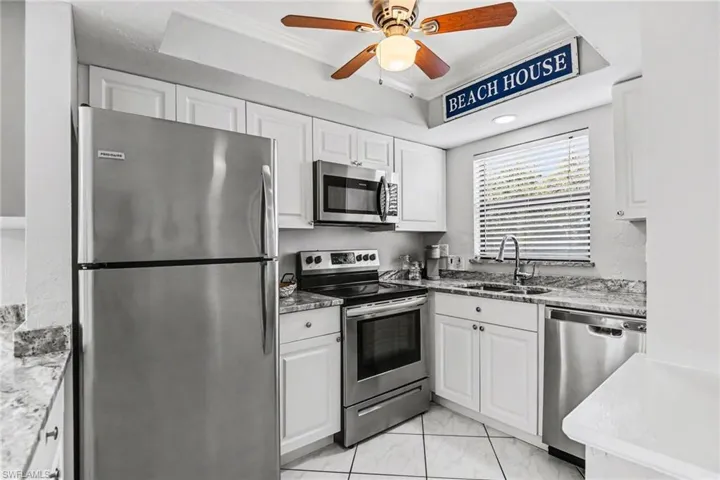 UPDATED KITCHEN W/SOUTHERN EXPOSURE WINDOW