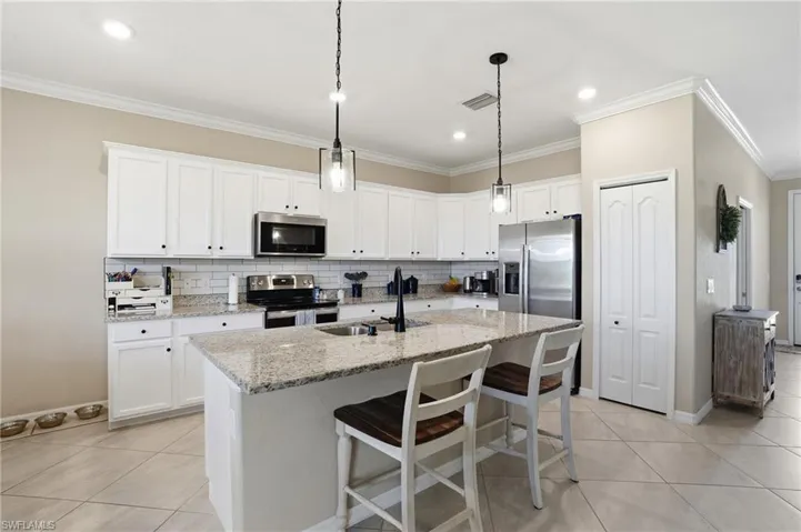 2169 Clementine St, Naples, Florida 34120