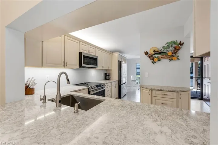 236  Pebble Beach  CIR, Naples, FL 34113