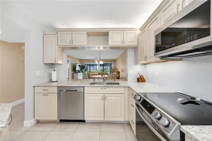 236  Pebble Beach  CIR, Naples, FL 34113