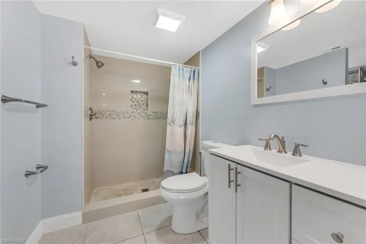 236  Pebble Beach  CIR, Naples, FL 34113