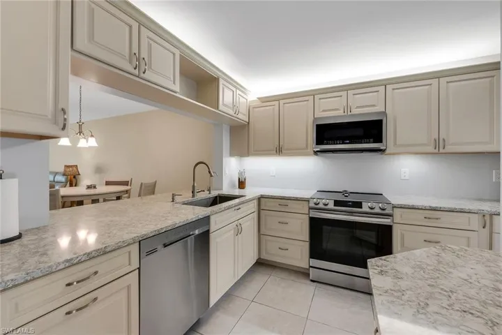 236  Pebble Beach  CIR, Naples, FL 34113