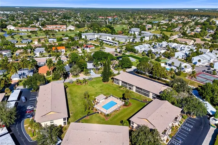236  Pebble Beach  CIR, Naples, FL 34113