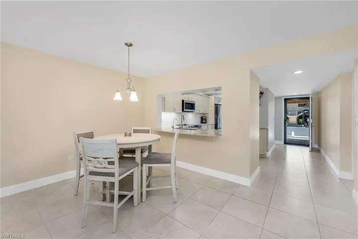 236  Pebble Beach  CIR, Naples, FL 34113
