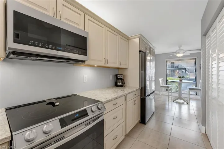 236  Pebble Beach  CIR, Naples, FL 34113