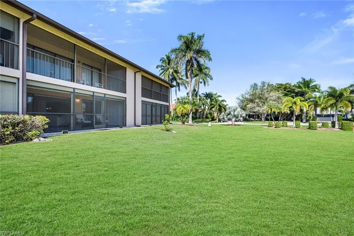 236  Pebble Beach  CIR, Naples, FL 34113