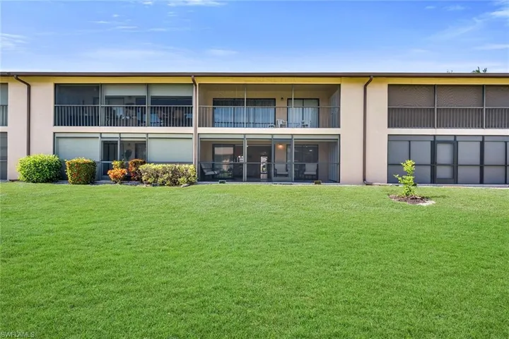 236  Pebble Beach  CIR, Naples, FL 34113