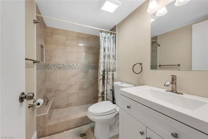 236  Pebble Beach  CIR, Naples, FL 34113
