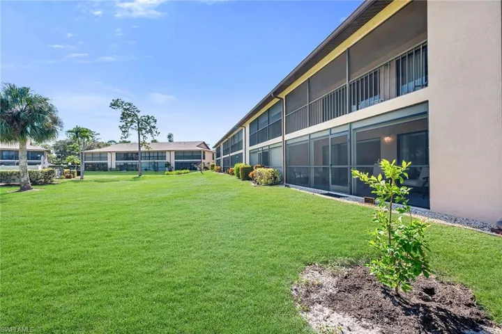 236  Pebble Beach  CIR, Naples, FL 34113