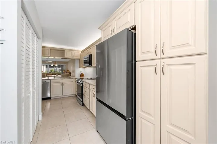 236  Pebble Beach  CIR, Naples, FL 34113