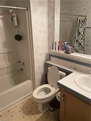 2635  Zoysia  LN, North Fort Myers, FL 33917