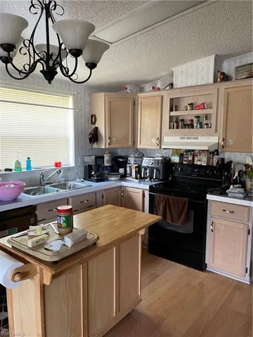 2635  Zoysia  LN, North Fort Myers, FL 33917