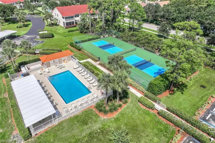 Glenmoor Greens private pool and pickleball courts.