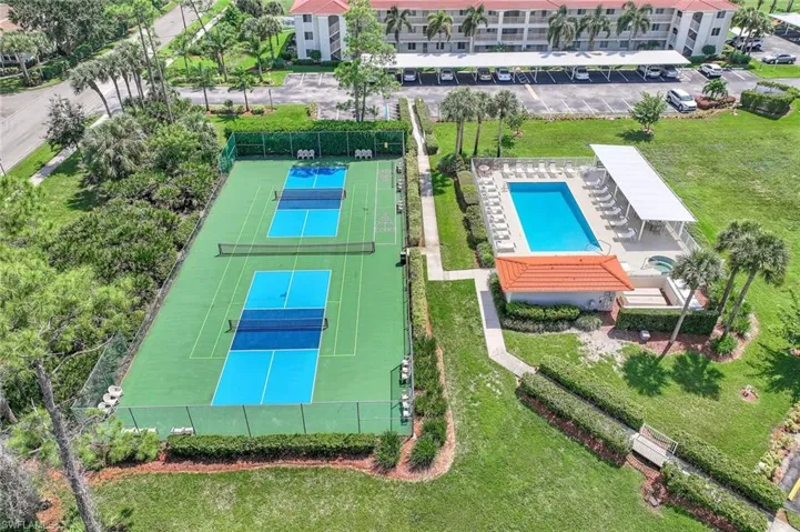 Glenmoor Greens private pickleball courts and pool.