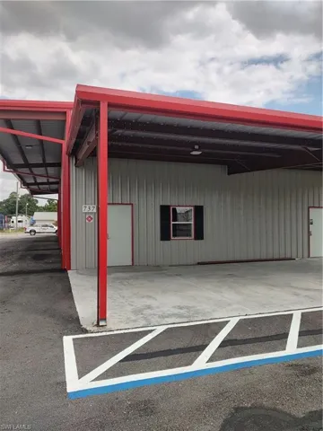 737  Main S ST, Labelle, FL 33935